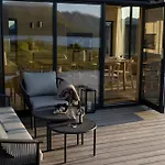 Lyngvaer Arctic - Jacuzzi & Sauna - No 14 Lyngværet
