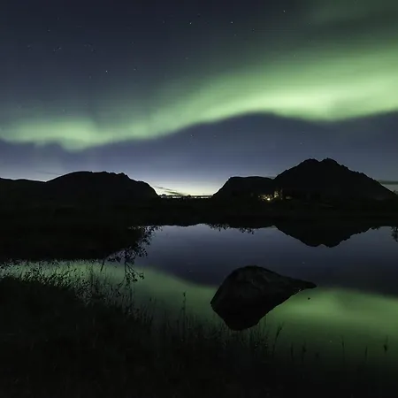 Lofoten Arctic - Sea View, Jacuzzi & Sauna בית נופש
