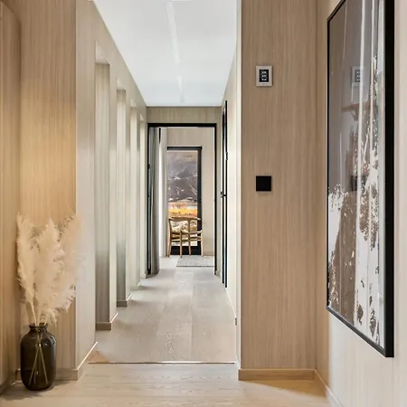 Lofoten Arctic - Sea View, Jacuzzi & Sauna Lyngværet