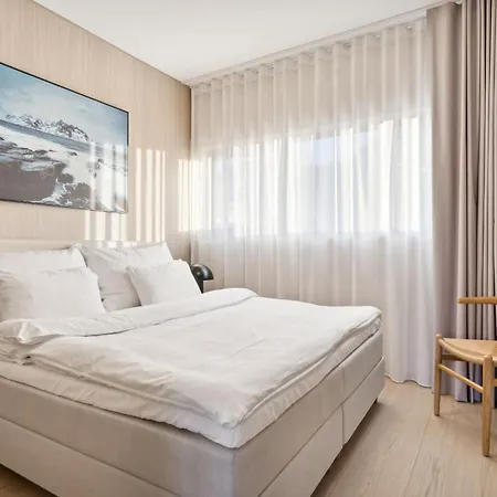 Lofoten Arctic - Sea View, Jacuzzi & Sauna * Lyngværet