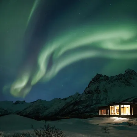 بيت للعطل Lyngvaer Arctic - Jacuzzi & Sauna - No 14 *