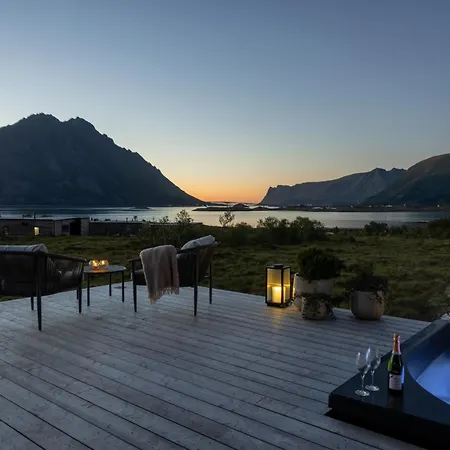 Lofoten Arctic - Sea View, Jacuzzi & Sauna 別荘 Lyngværet