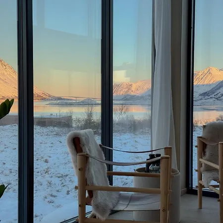 펜션 Lyngvaer Arctic - Jacuzzi & Sauna - No 14