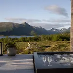 Lyngvaer Arctic - Jacuzzi & Sauna - No 14
