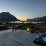 Lyngvaer Arctic - Jacuzzi & Sauna - No 14 Casa de Férias Lyngværet